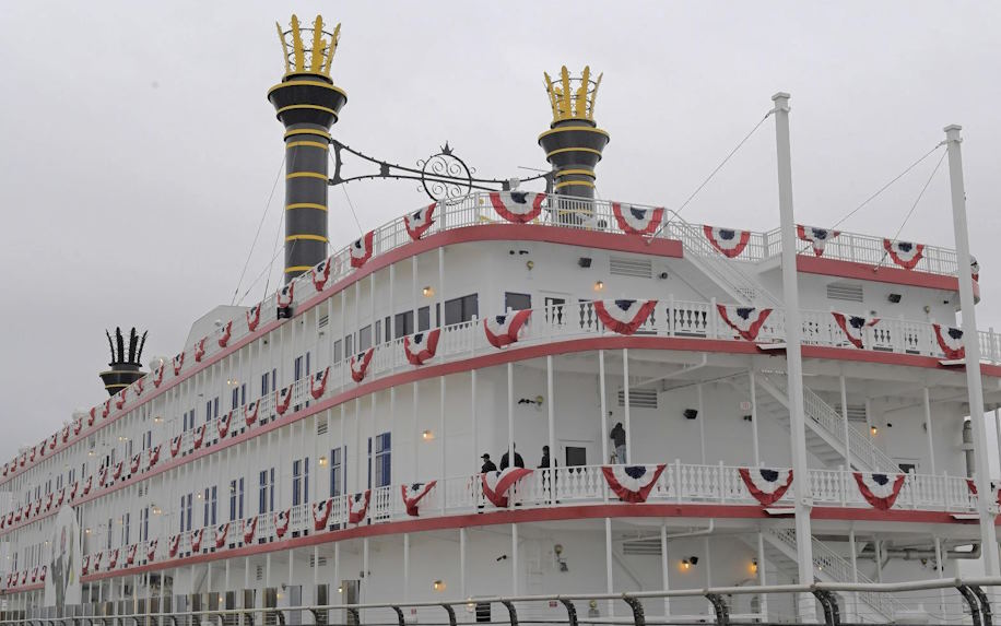 mobility of riverboat casinos